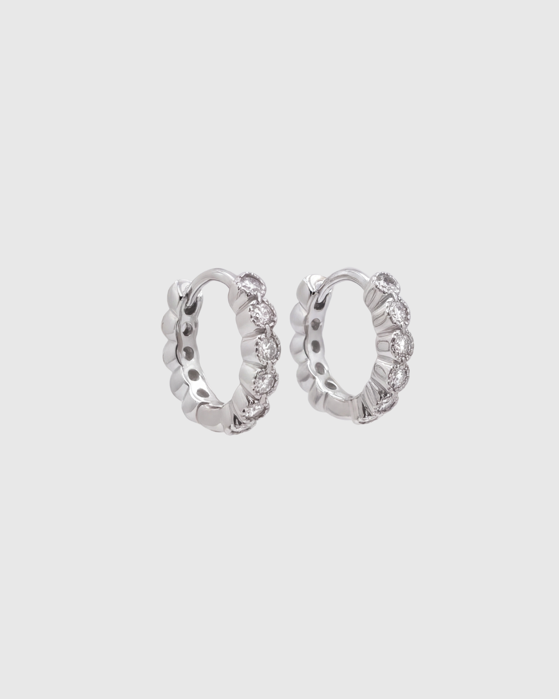 Full Bezel Huggie - 10mm